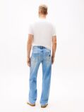 Denim Τζιν Με Κεντητό Σήμα Σε Άνετη Γραμμή  Άνδρες