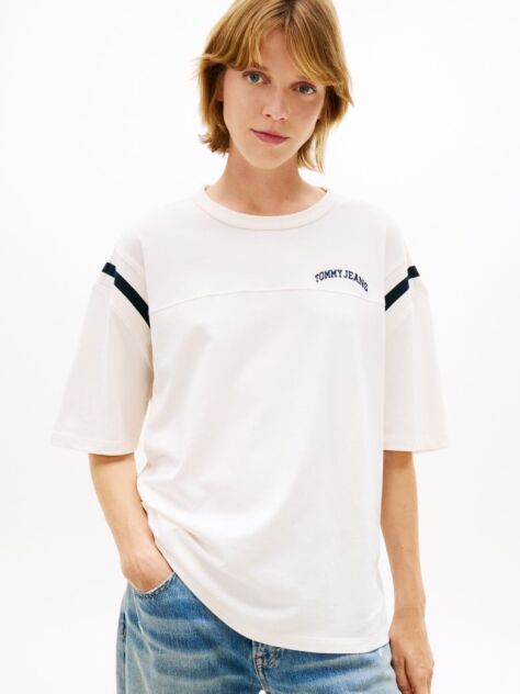 Μπεζ Oversized T-Shirt Με Κλασική Λαιμόκοψη Και Λογότυπο  Γυναίκες