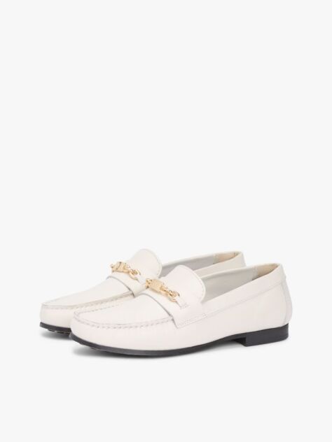 Μπεζ TH Monogram Δερμάτινα Loafers Με Διακοσμητική Αλυσίδα  Γυναίκες