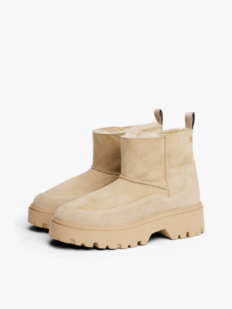 Brown Leather Cleat Pull-On Snow Boots  Women