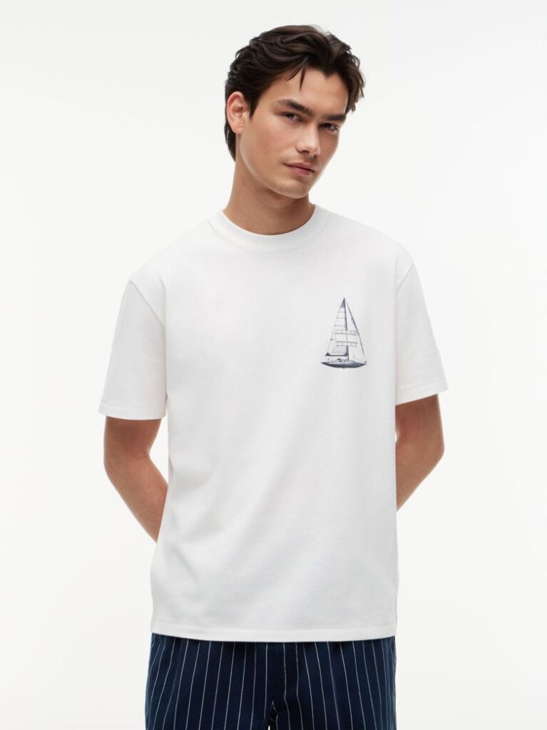 Άσπρο T-Shirt Σε Άνετη Γραμμή Με Σχέδιο Στην Πλάτη  Άνδρες