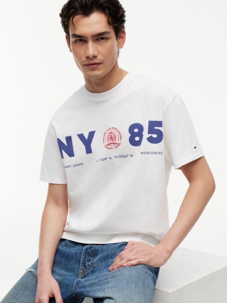 Άσπρο T-Shirt Σε Άνετη Γραμμή Με Λογότυπο Στην Πλάτη  Άνδρες