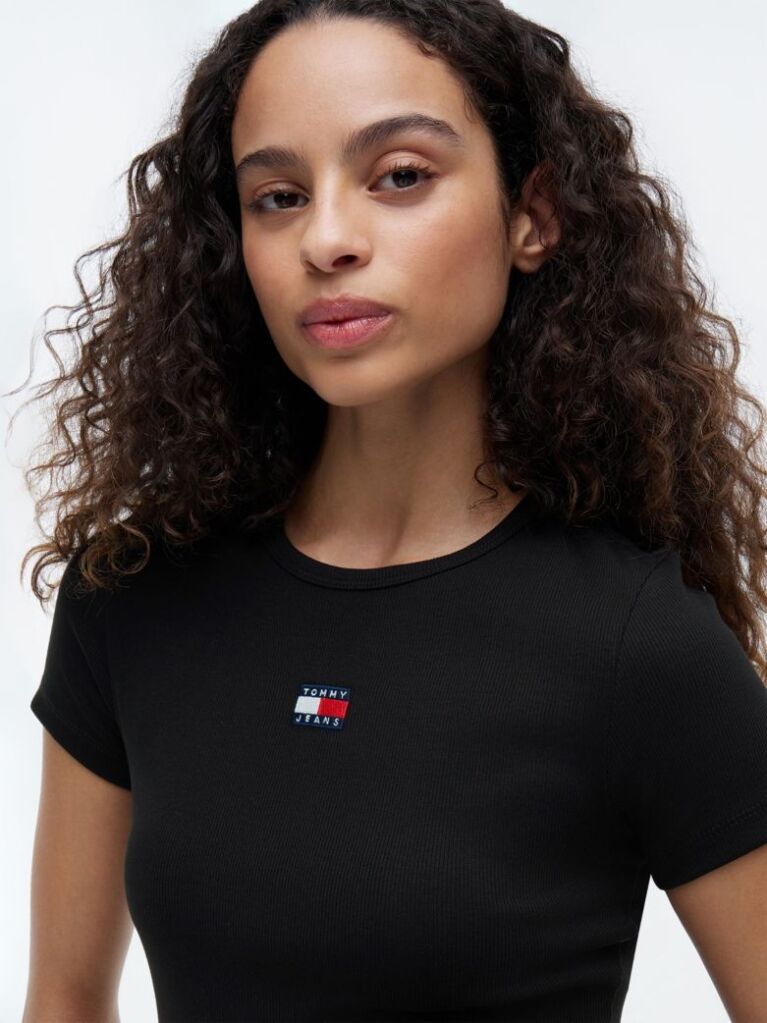 Μαύρο Κοντομάνικο T-Shirt Ριμπ Σε Slim Γραμμή  Γυναίκες