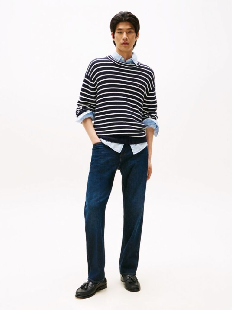 Blue These jeans have a classic straight-leg shape and feature subtle fading on the thighs for a lived-in appearance.  Men