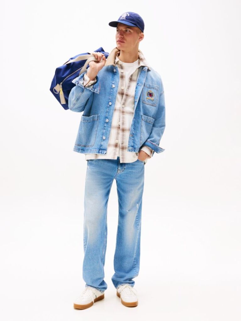 Denim Τζιν Με Κεντητό Σήμα Σε Άνετη Γραμμή  Άνδρες