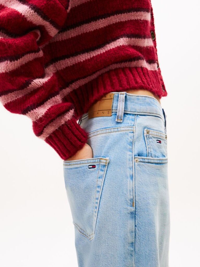 Denim Charlie Τζιν σε Άνετη Γραμμή Με Κανονική Μέση  Γυναίκες
