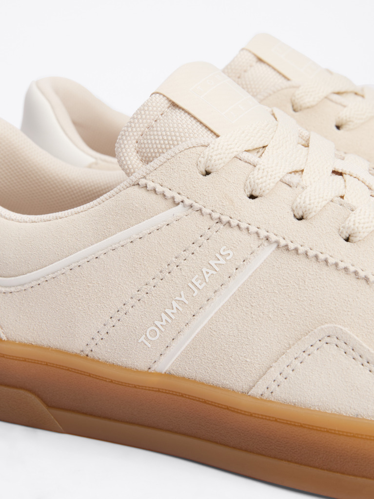 Μπεζ The Greenwich Σουέτ Sneakers  Γυναίκες