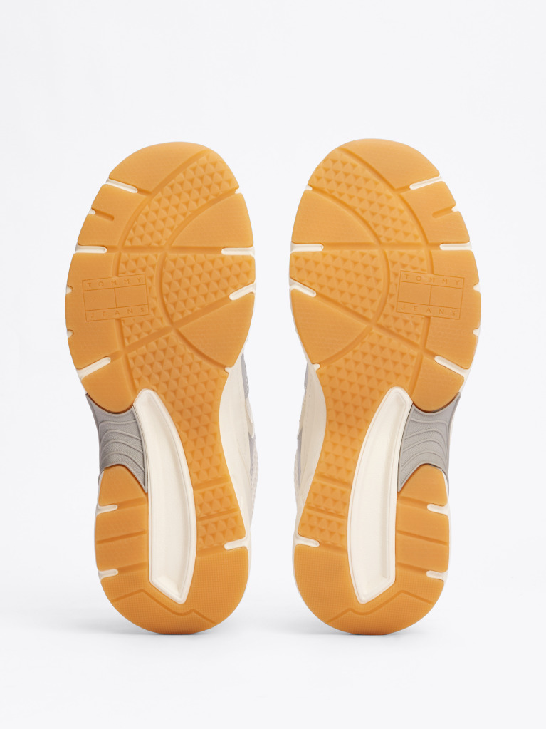 Μπεζ Sneakers Με Λεπτομέρειες Σε Αντίθεση  Γυναίκες