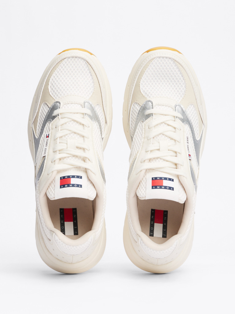 Μπεζ Sneakers Με Λεπτομέρειες Σε Αντίθεση  Γυναίκες