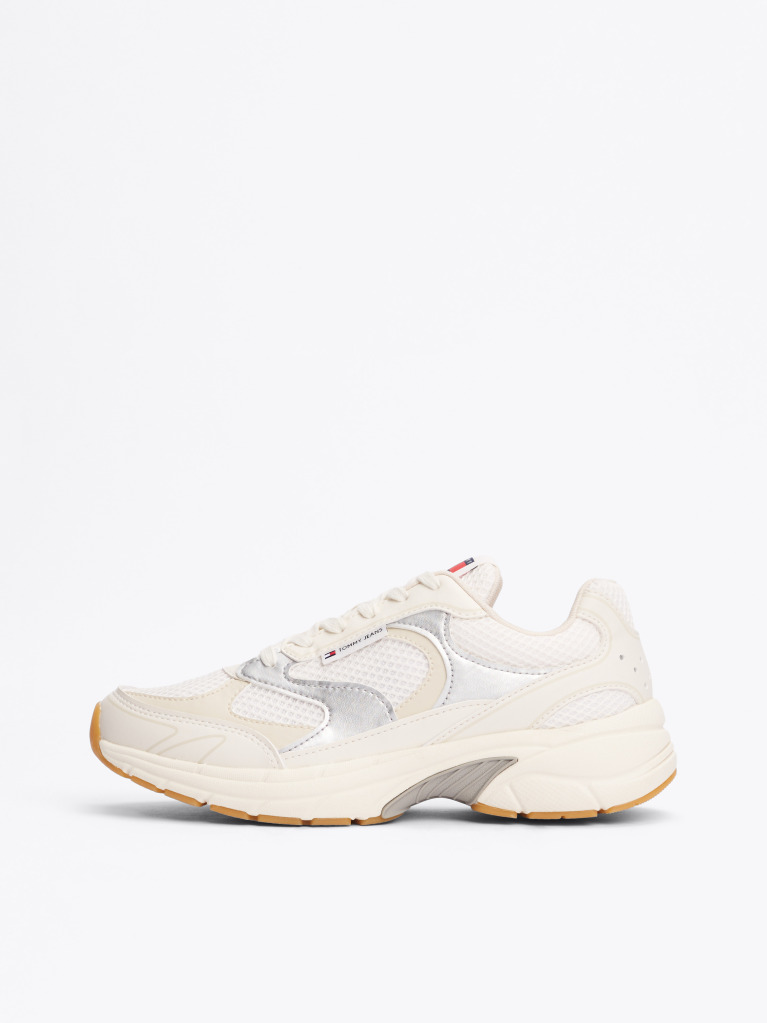 Μπεζ Sneakers Με Λεπτομέρειες Σε Αντίθεση  Γυναίκες