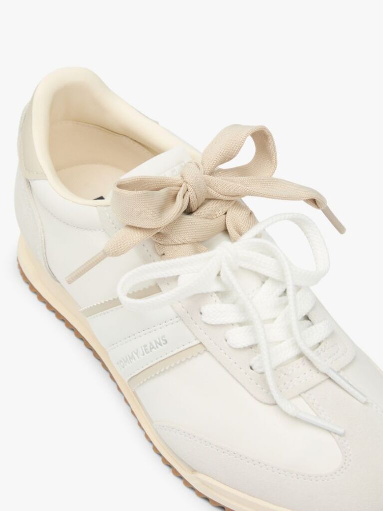 Μπεζ Δερμάτινα Sneakers Με Χαμηλό Κόψιμο  Γυναίκες