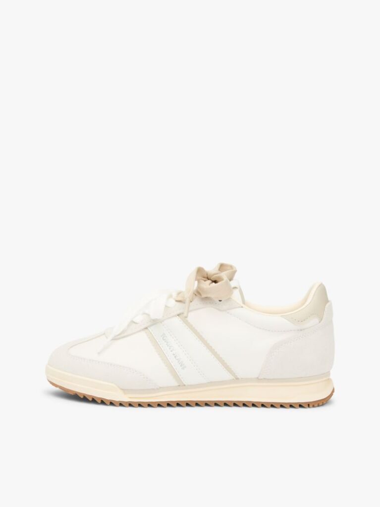 Μπεζ Δερμάτινα Sneakers Με Χαμηλό Κόψιμο  Γυναίκες