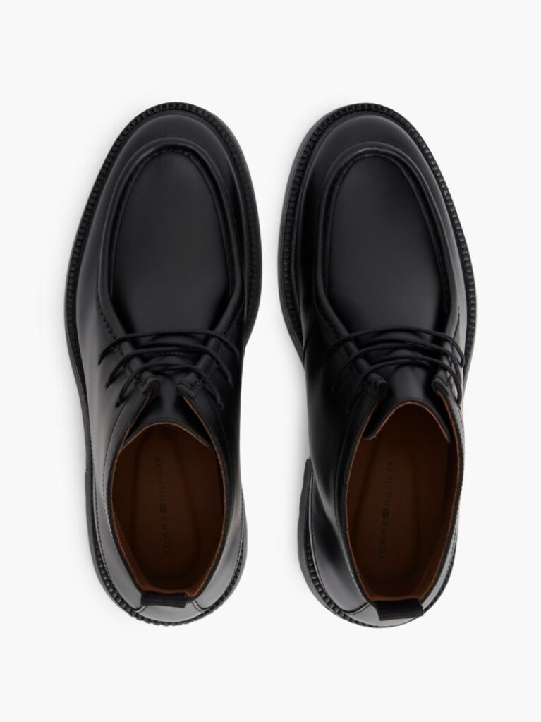 Black Leather Moc Toe Lace-Up Chukka Boots  Men