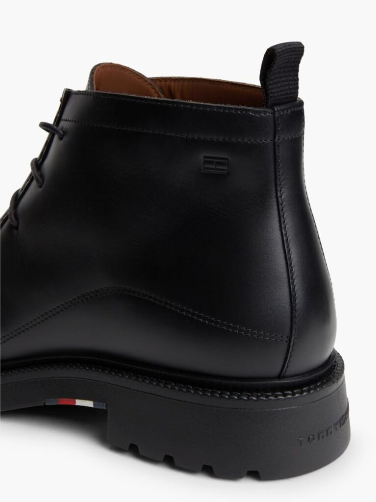 Black Leather Moc Toe Lace-Up Chukka Boots  Men