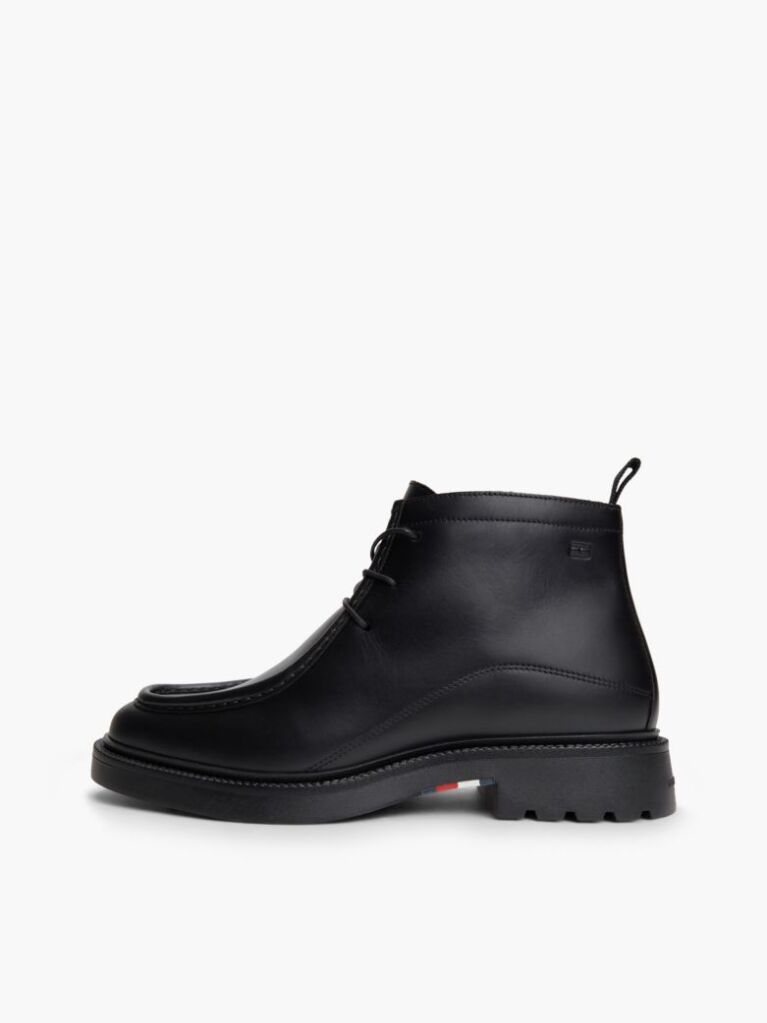 Black Leather Moc Toe Lace-Up Chukka Boots  Men