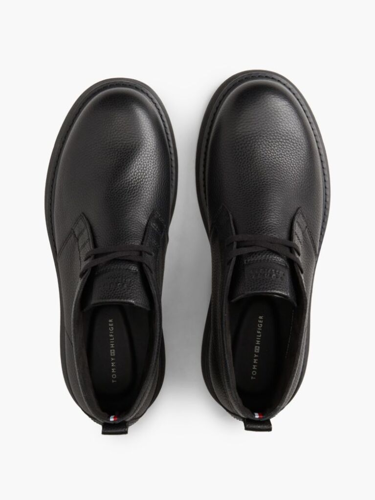 Black Leather Flag Plaque Chukka Boots  Men