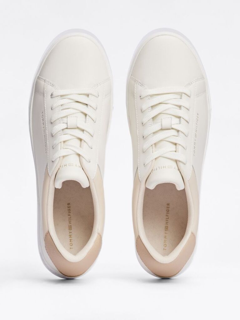 Μπεζ Essential Δερμάτινα Sneakers Με Μεταλλικές Λεπτομέρειες  Γυναίκες