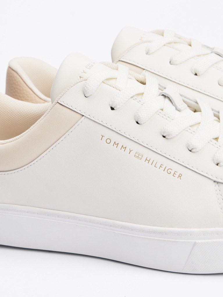 Μπεζ Essential Δερμάτινα Sneakers Με Μεταλλικές Λεπτομέρειες  Γυναίκες