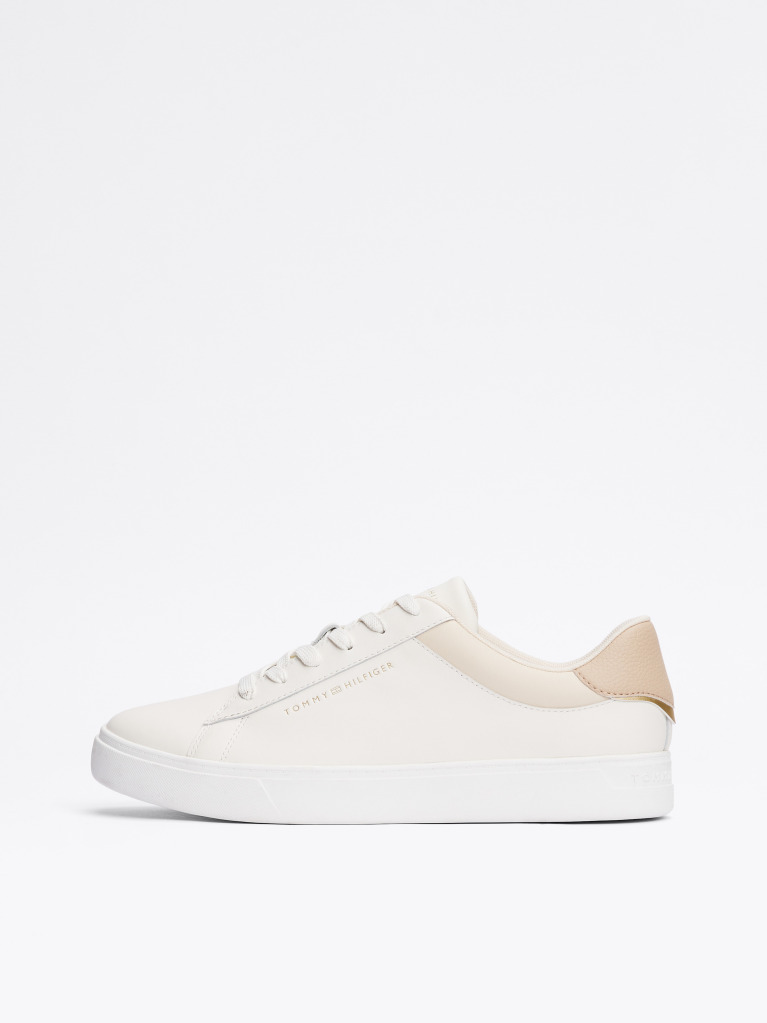 Μπεζ Essential Δερμάτινα Sneakers Με Μεταλλικές Λεπτομέρειες  Γυναίκες