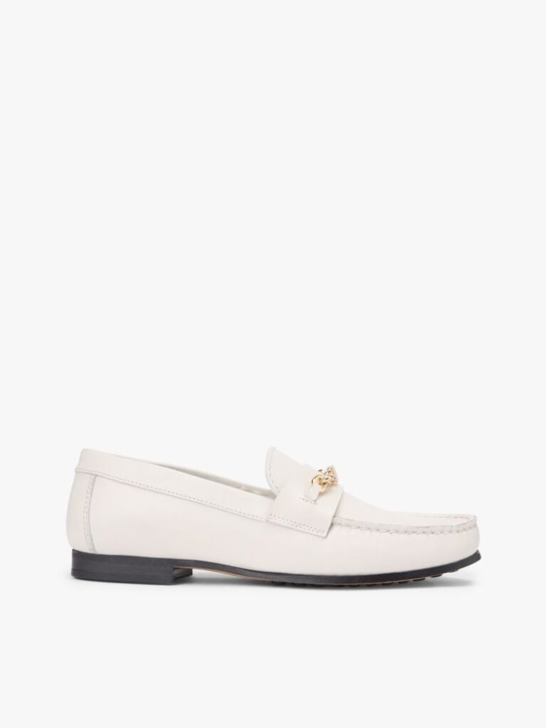 Μπεζ TH Monogram Δερμάτινα Loafers Με Διακοσμητική Αλυσίδα  Γυναίκες