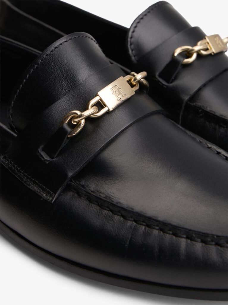 Μαύρο TH Monogram Δερμάτινα Loafers Με Διακοσμητική Αλυσίδα  Γυναίκες
