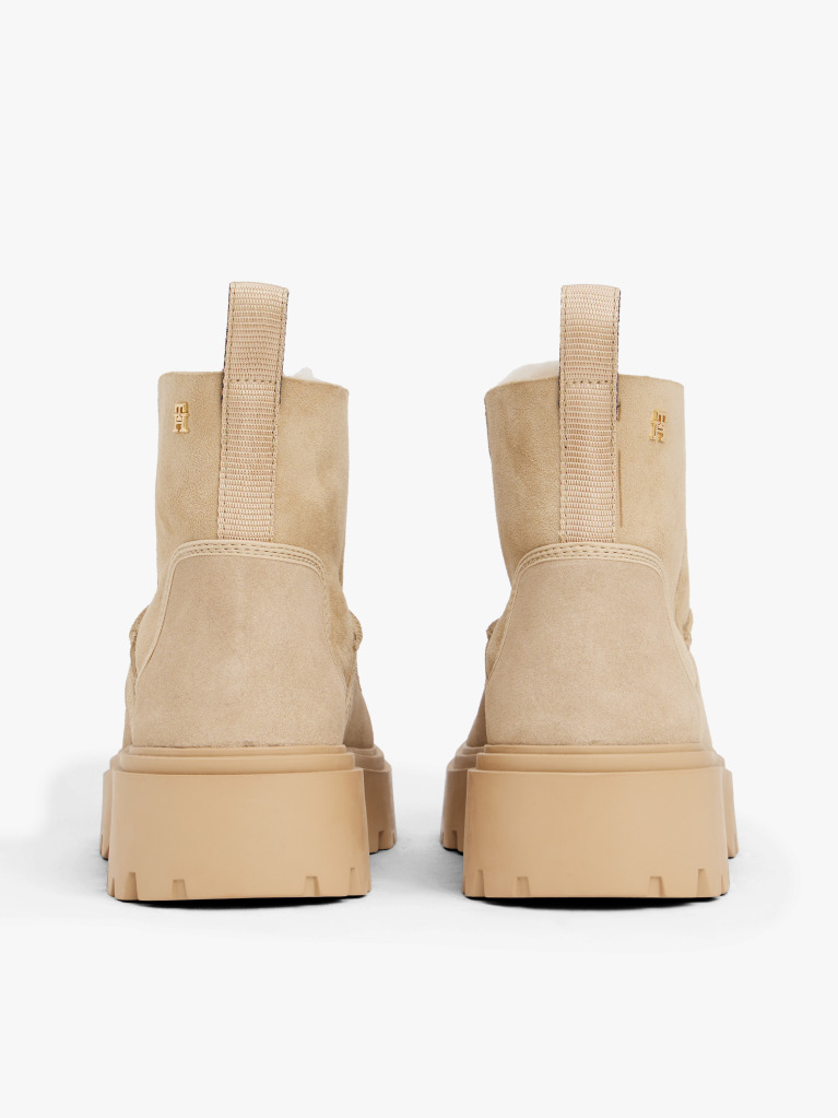 Brown Leather Cleat Pull-On Snow Boots  Women