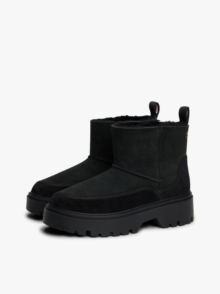 Black Leather Cleat Pull-On Snow Boots  Women