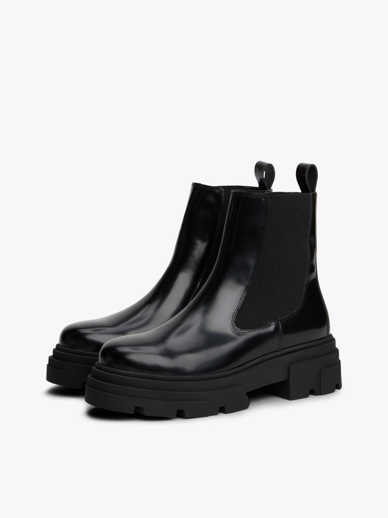 Black Shiny Leather Cleat Chelsea Boots  Women