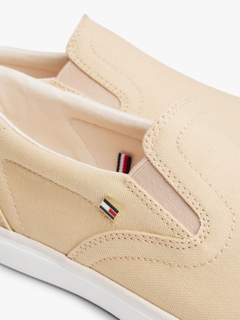 Μπεζ Slip-On Sneakers Από Καμβά  Γυναίκες