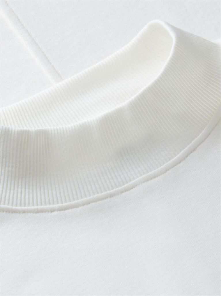 Μπεζ T-Shirt Με Χρυσά Κουμπιά Και Λαιμόκοψη Mock  Γυναίκες
